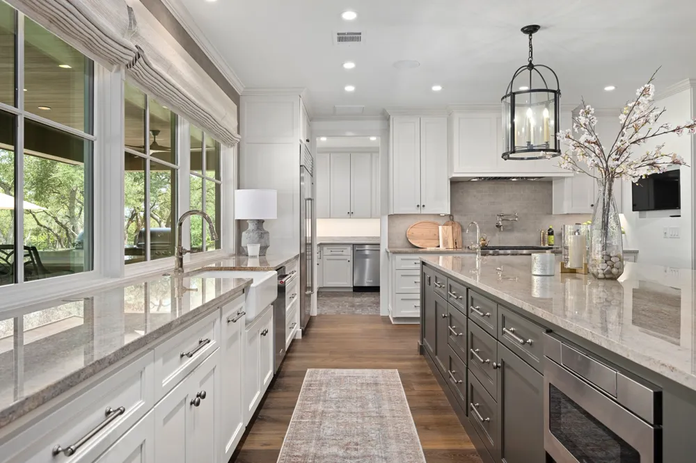 900 Rivercliff Drive Spicewood, TX 78669