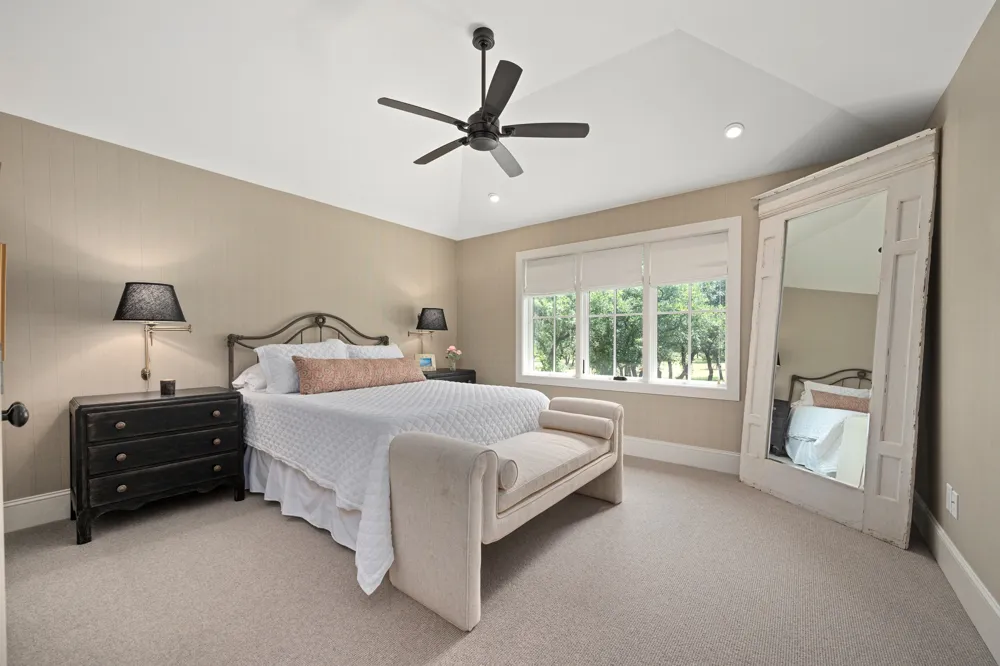 900 Rivercliff Drive Spicewood, TX 78669