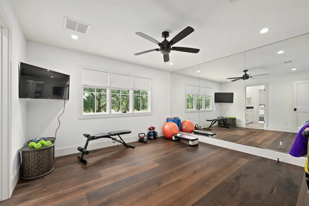 900 Rivercliff Drive Spicewood, TX 78669
