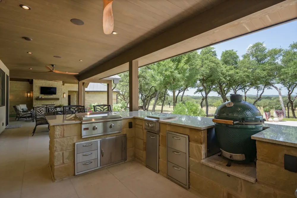 900 Rivercliff Drive Spicewood, TX 78669