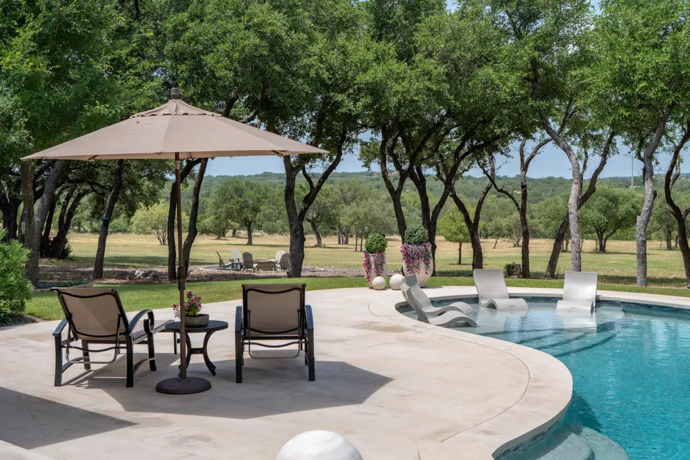 900 Rivercliff Drive Spicewood, TX 78669