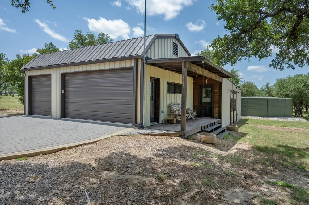 900 Rivercliff Drive Spicewood, TX 78669