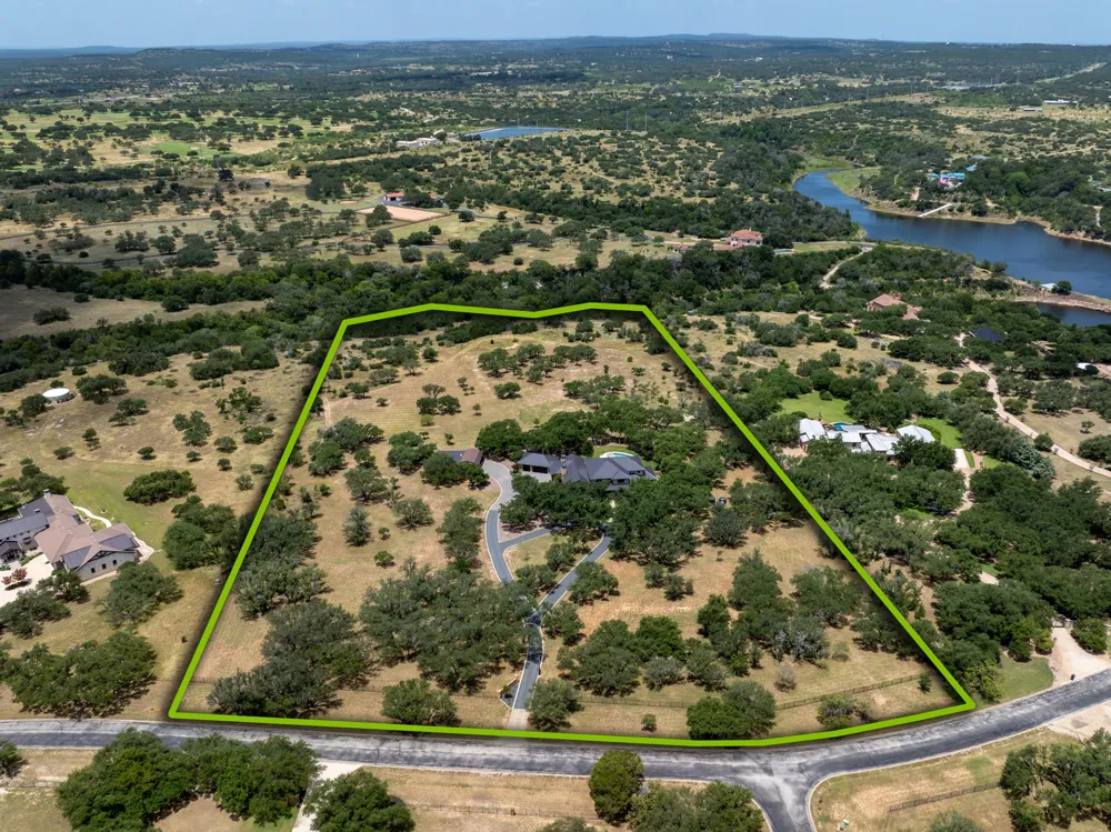 900 Rivercliff Drive Spicewood, TX 78669
