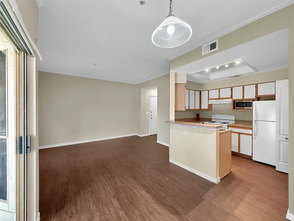 6000 Shepherd Mountain Cove #1020 Austin, TX 78730
