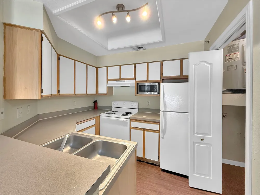 6000 Shepherd Mountain Cove #1020 Austin, TX 78730