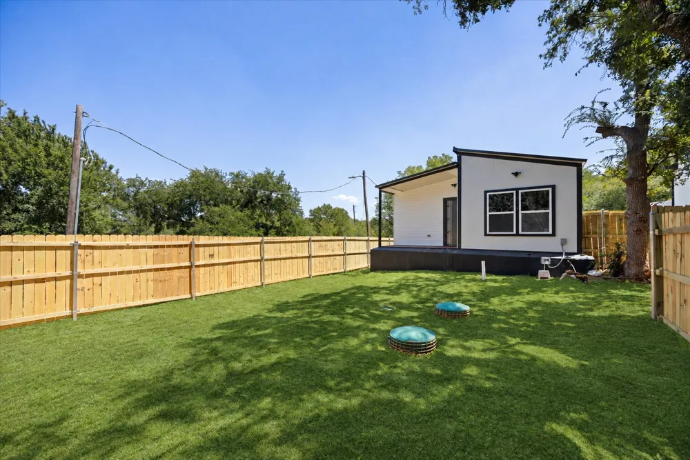 3607 Flint Rock Circle Granbury, TX 76048