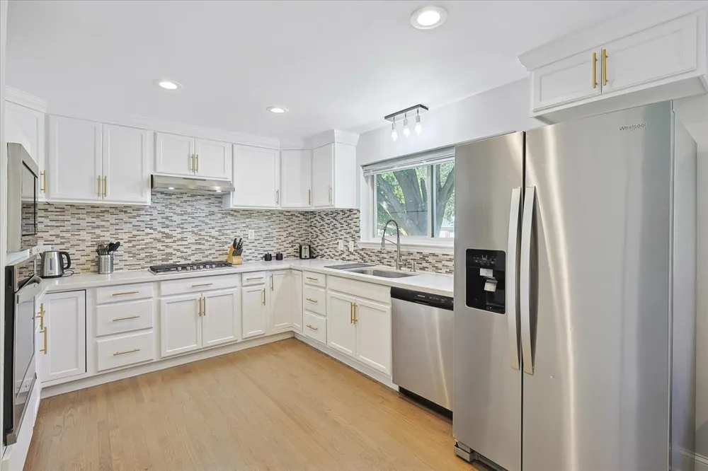 3608 Courtdale Farmers Branch, TX 75234