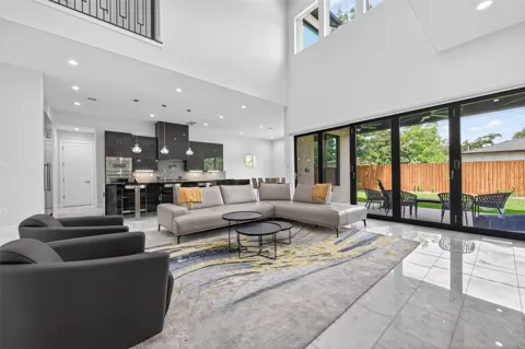 14002 Woodthorpe Lane