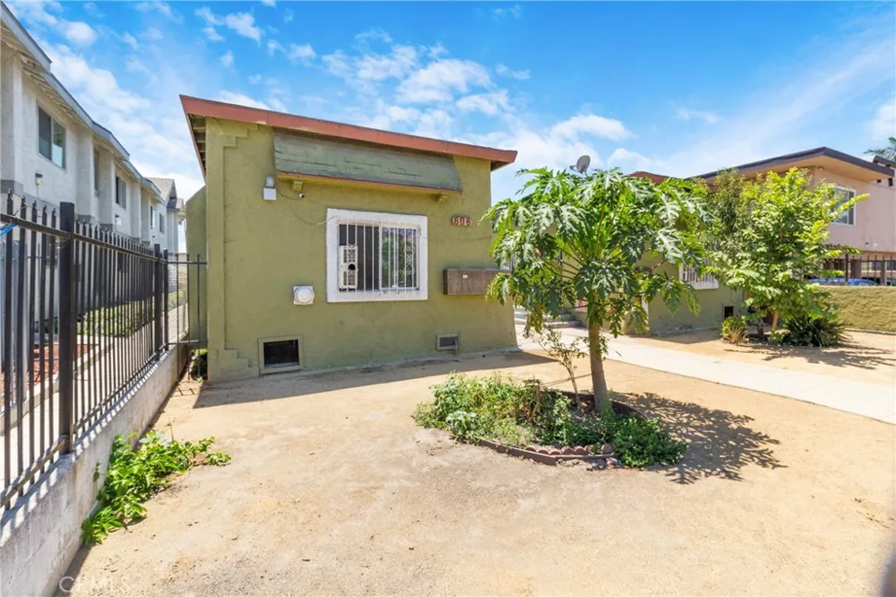 606 W 81st Los Angeles, CA 90044
