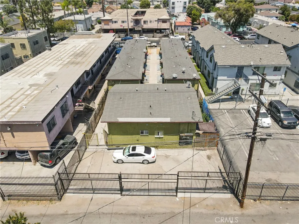 606 W 81st Los Angeles, CA 90044