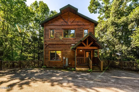 807 Great Smoky Way