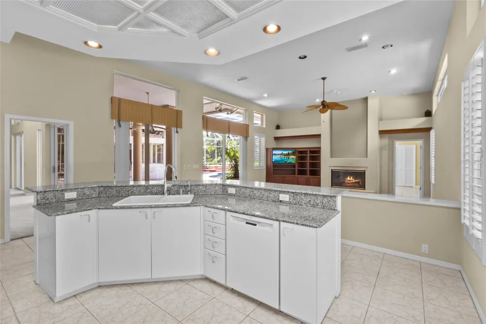 5166 KESTRAL PARK TERRACE Sarasota, FL 34231