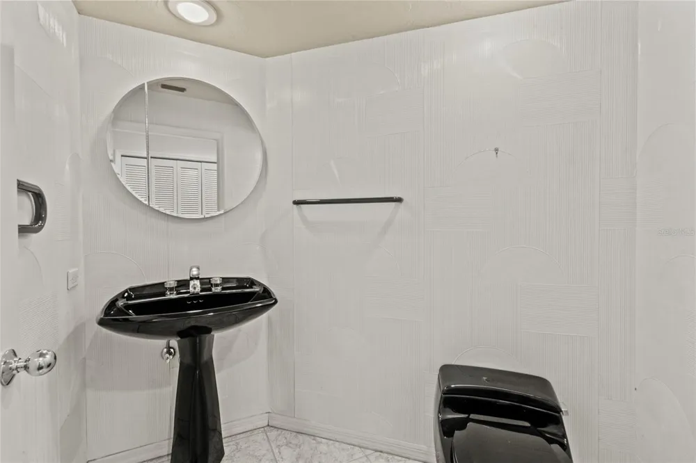 5166 KESTRAL PARK TERRACE Sarasota, FL 34231