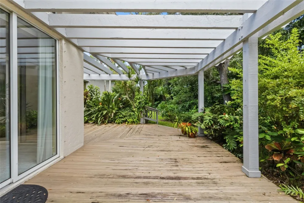 5166 KESTRAL PARK TERRACE Sarasota, FL 34231