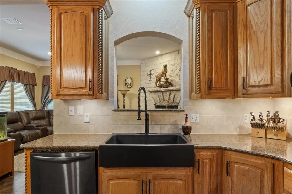 1408 Laurel Park Robinson, TX 76706