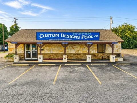 904 E US Highway 377