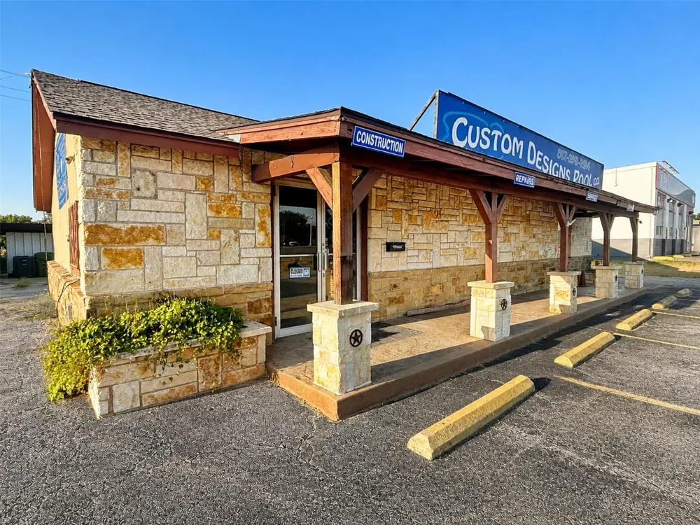 904 E US Highway 377 Granbury, TX 76048