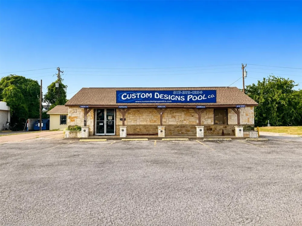 904 E US Highway 377 Granbury, TX 76048