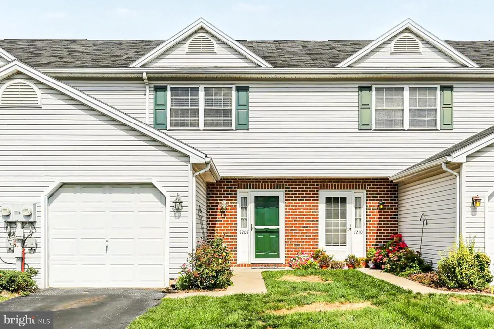 7208 HUNTINGDON STREET Harrisburg, PA 17111