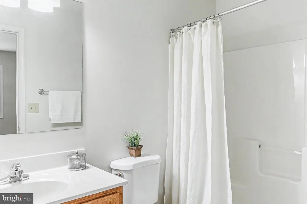 7208 HUNTINGDON STREET Harrisburg, PA 17111