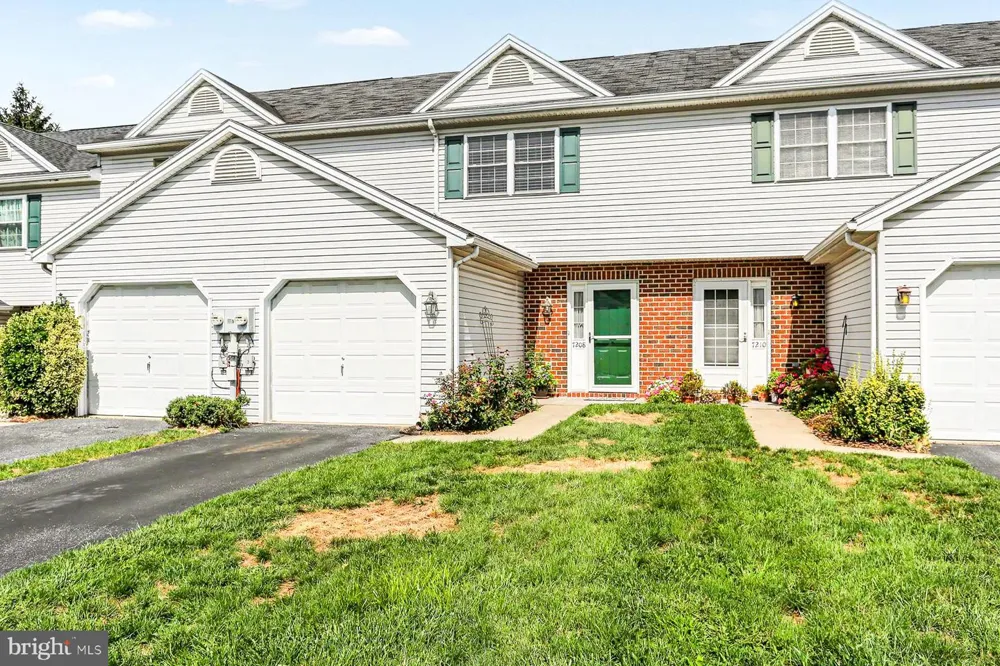 7208 HUNTINGDON STREET Harrisburg, PA 17111