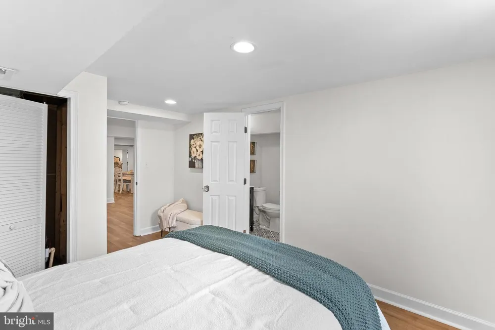 15064 BARLOW DRIVE Waterford, VA 20197
