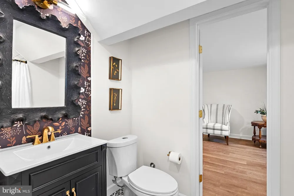 15064 BARLOW DRIVE Waterford, VA 20197
