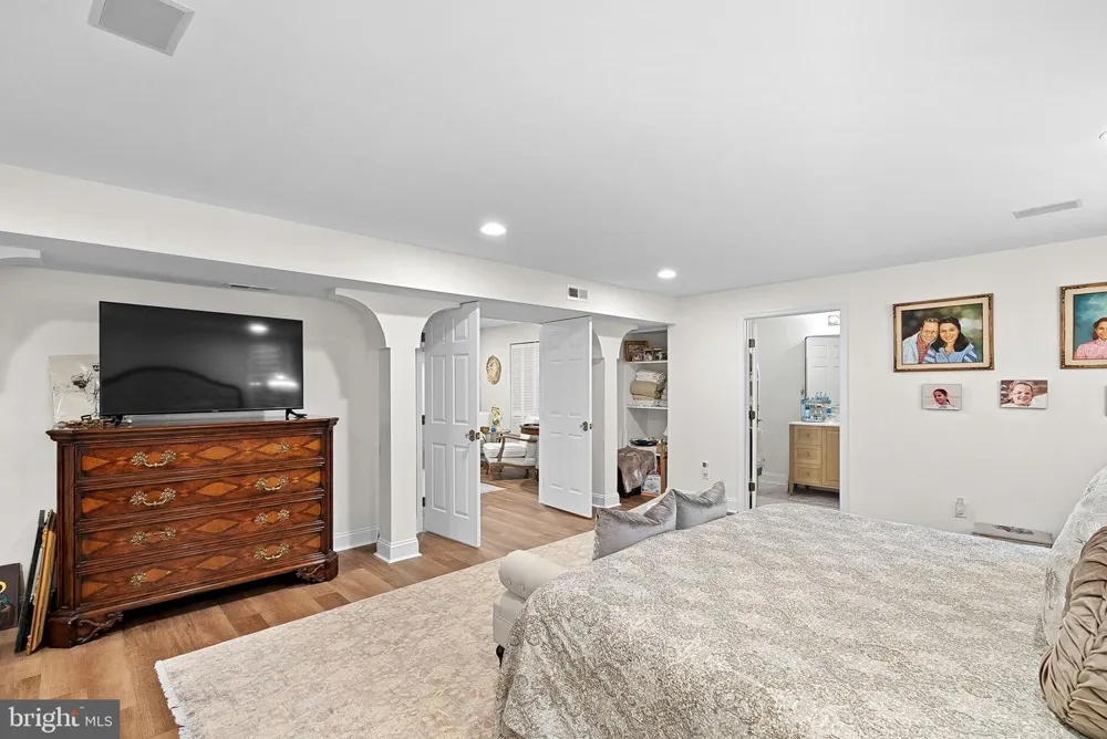 15064 BARLOW DRIVE Waterford, VA 20197