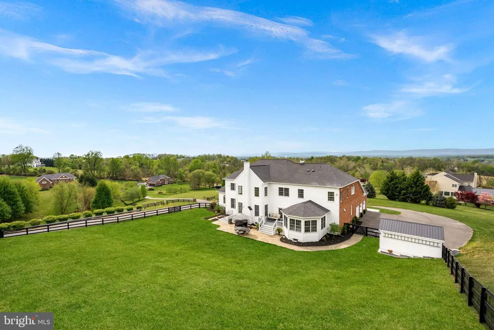 15064 BARLOW DRIVE Waterford, VA 20197