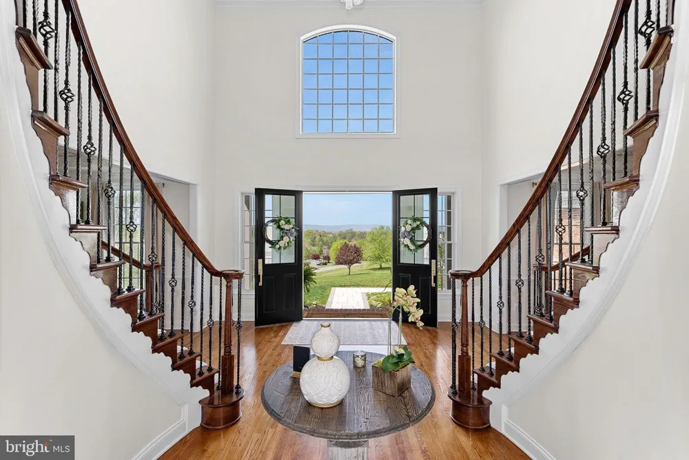 15064 BARLOW DRIVE Waterford, VA 20197