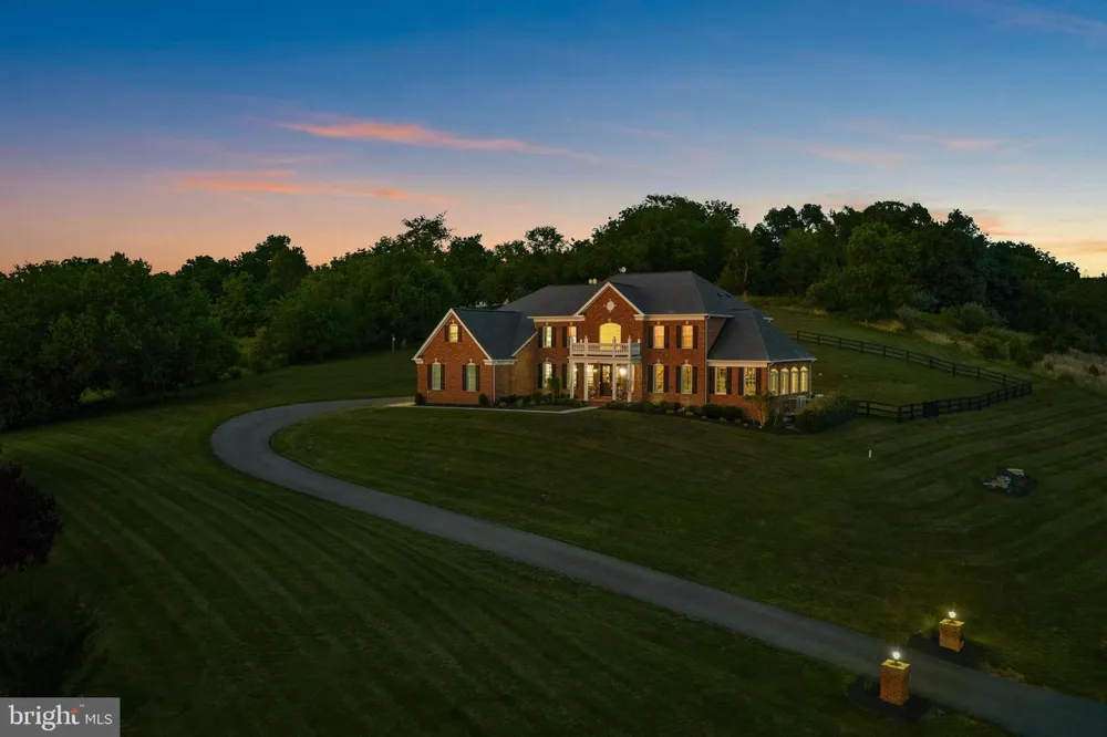 15064 BARLOW DRIVE Waterford, VA 20197