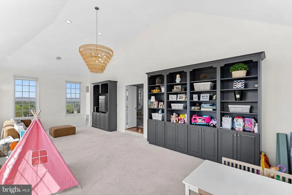 15064 BARLOW DRIVE Waterford, VA 20197