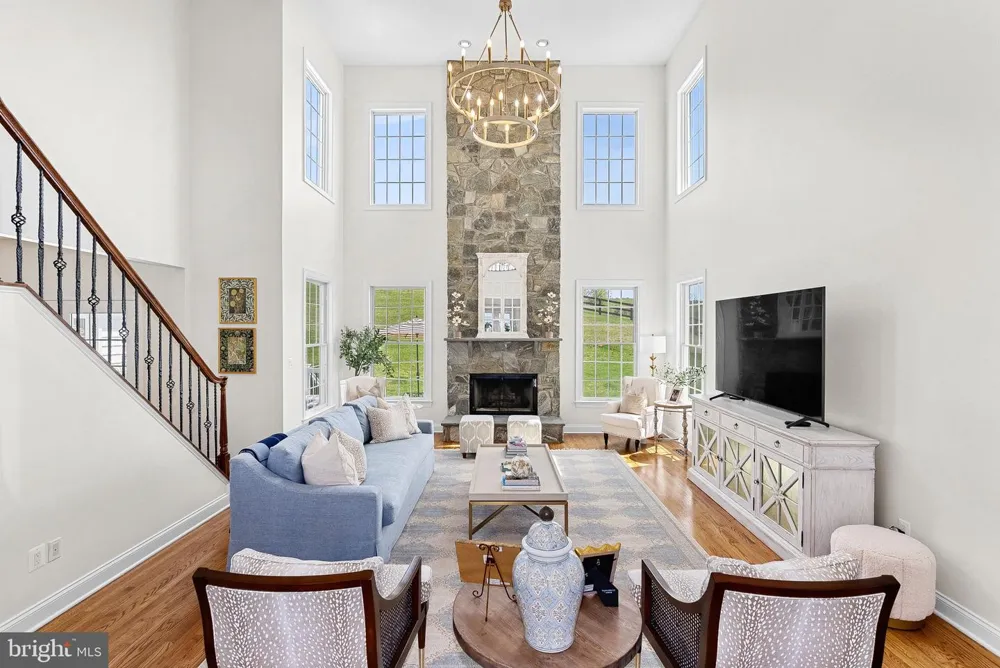 15064 BARLOW DRIVE Waterford, VA 20197