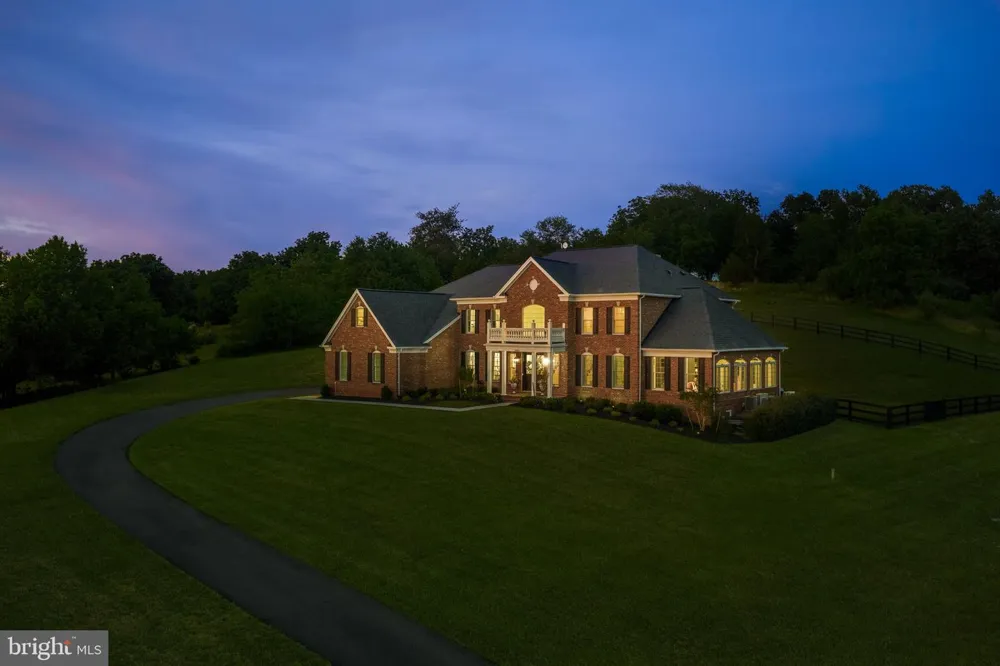 15064 BARLOW DRIVE Waterford, VA 20197