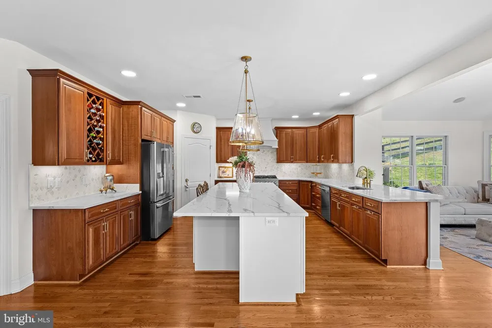 15064 BARLOW DRIVE Waterford, VA 20197