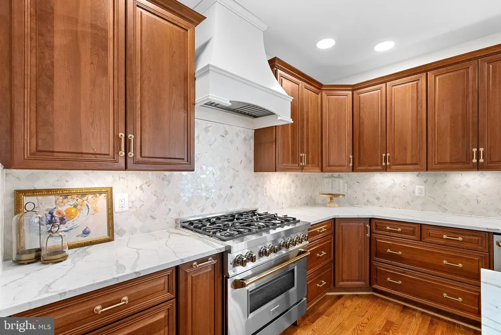 15064 BARLOW DRIVE Waterford, VA 20197