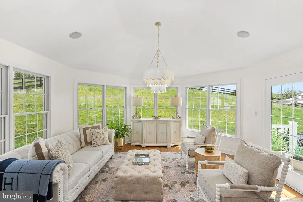 15064 BARLOW DRIVE Waterford, VA 20197