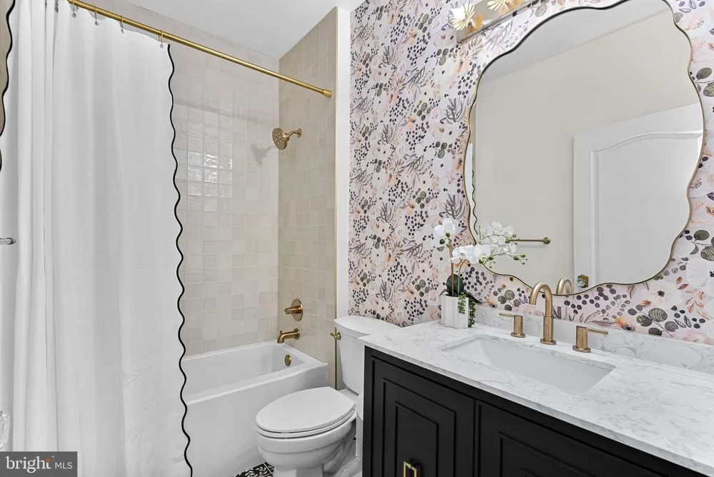 15064 BARLOW DRIVE Waterford, VA 20197