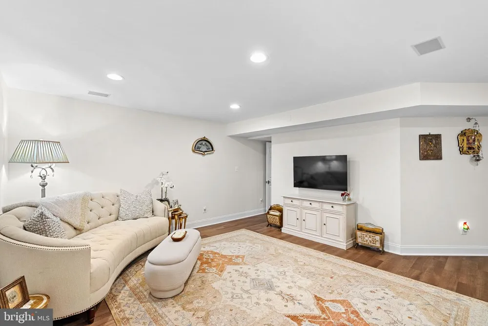15064 BARLOW DRIVE Waterford, VA 20197