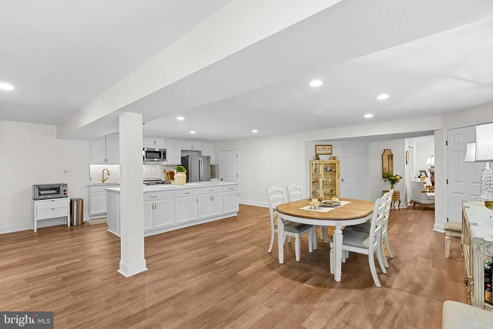 15064 BARLOW DRIVE Waterford, VA 20197