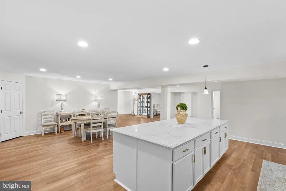 15064 BARLOW DRIVE Waterford, VA 20197
