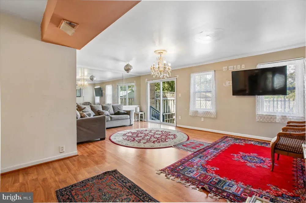 7790 EUCLID WAY Springfield, VA 22153