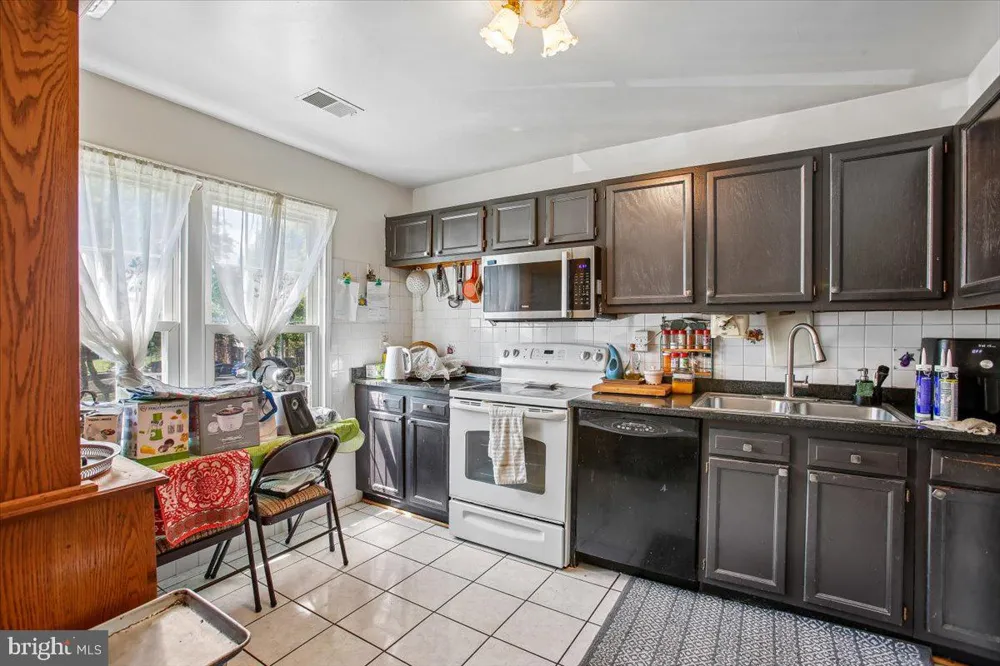 7790 EUCLID WAY Springfield, VA 22153