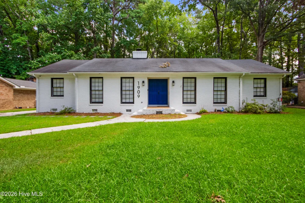 1909 Fairview Way Greenville, NC 27858