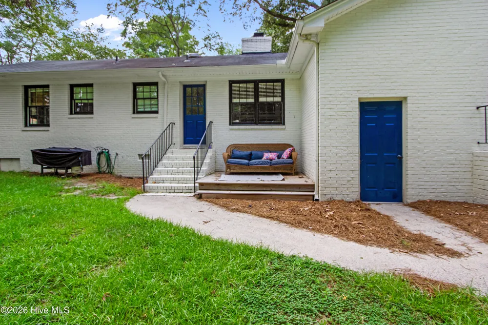 1909 Fairview Way Greenville, NC 27858
