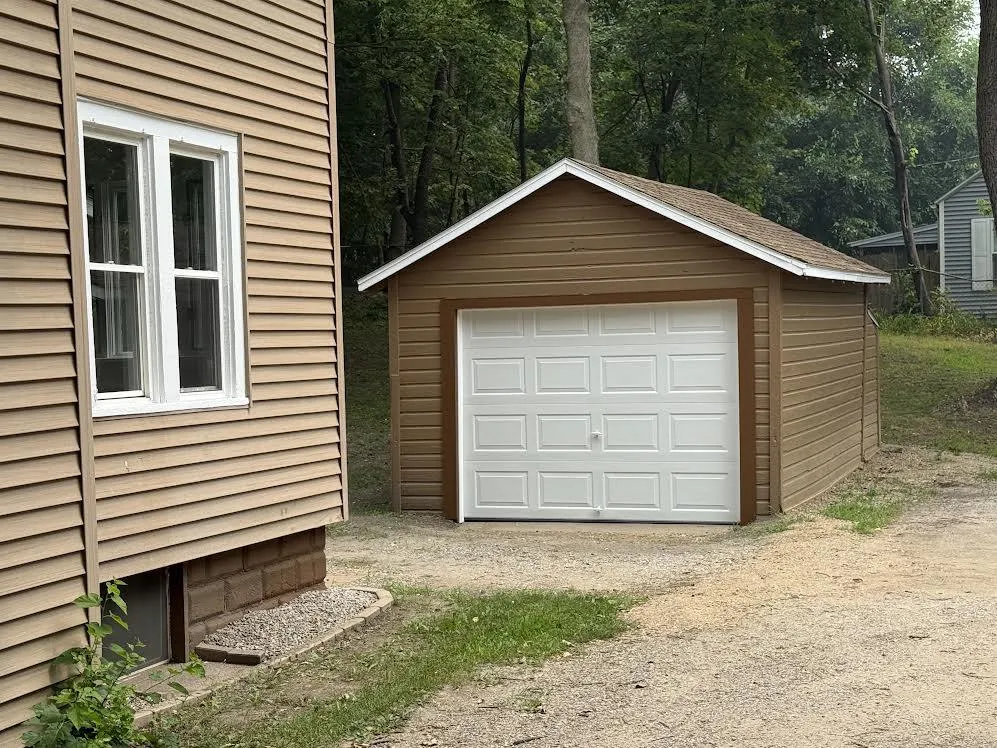 320 Trimble Avenue Kalamazoo, MI 49048
