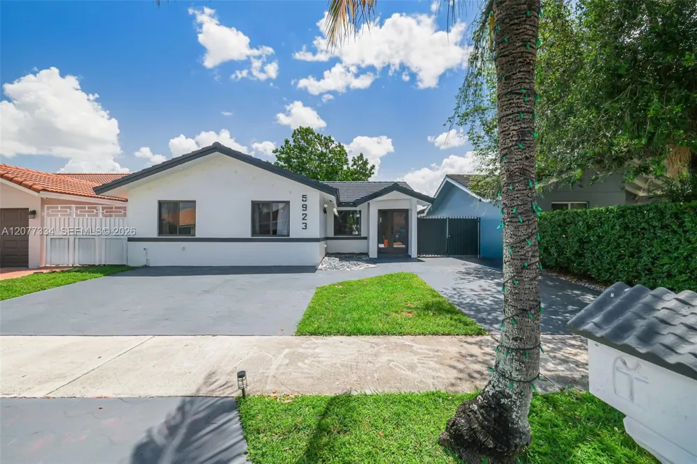 5923 SW 147th Pl Miami, FL 33193