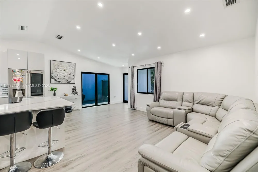 5923 SW 147th Pl Miami, FL 33193