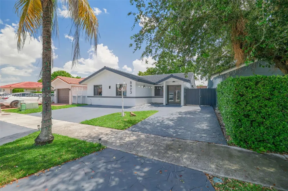 5923 SW 147th Pl Miami, FL 33193
