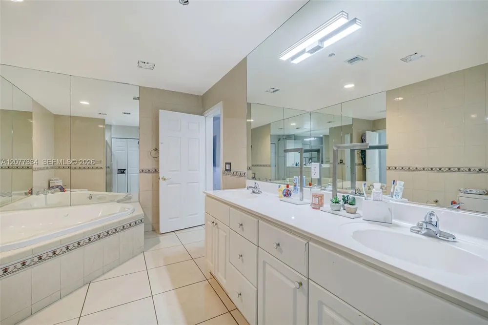 5923 SW 147th Pl Miami, FL 33193